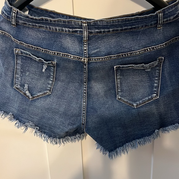 Women’s Jean Shorts - Picture 2 of 2